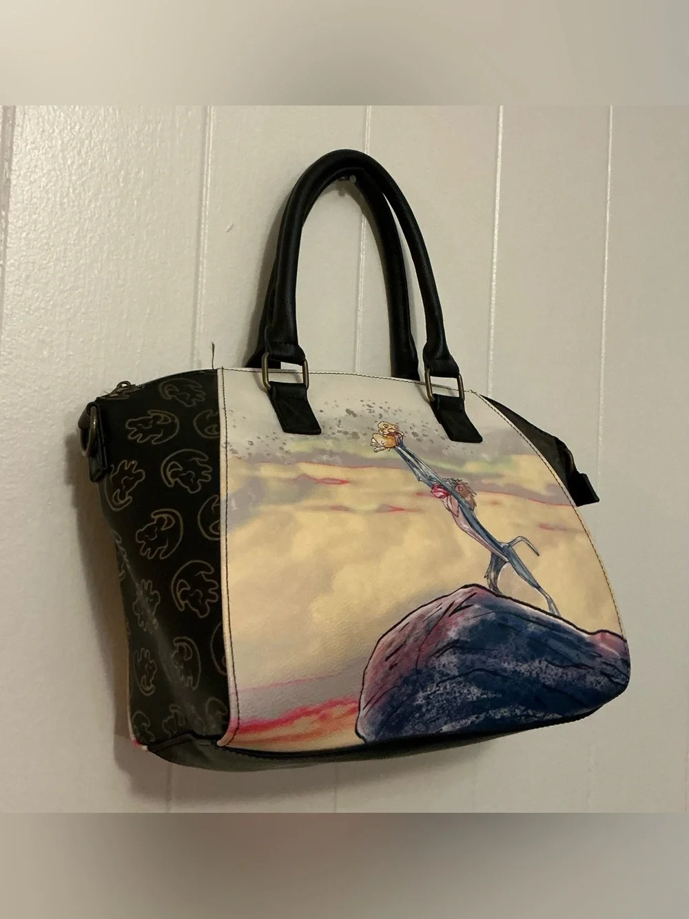 A NWOT Retired Loungefly Disney The Lion King Pride Rock satchel bag Handbag